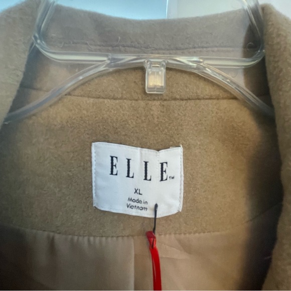 Elle Tan and Black Sleeveless Vest - Picture 6 of 8